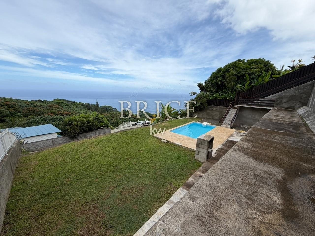 Maison F5 avec piscine et vue mer, Te Maru Ata