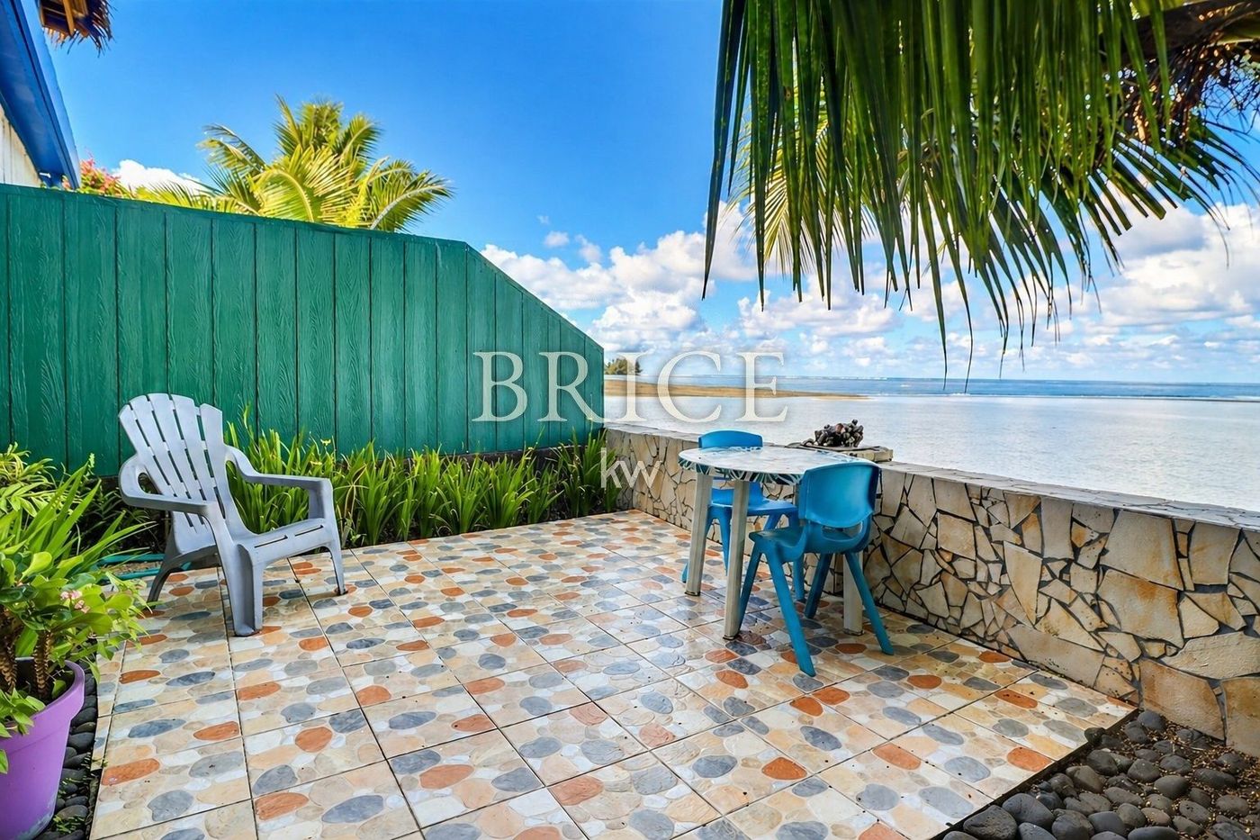 Duplex F3 avec piscine, résidence Fare Vaimiti