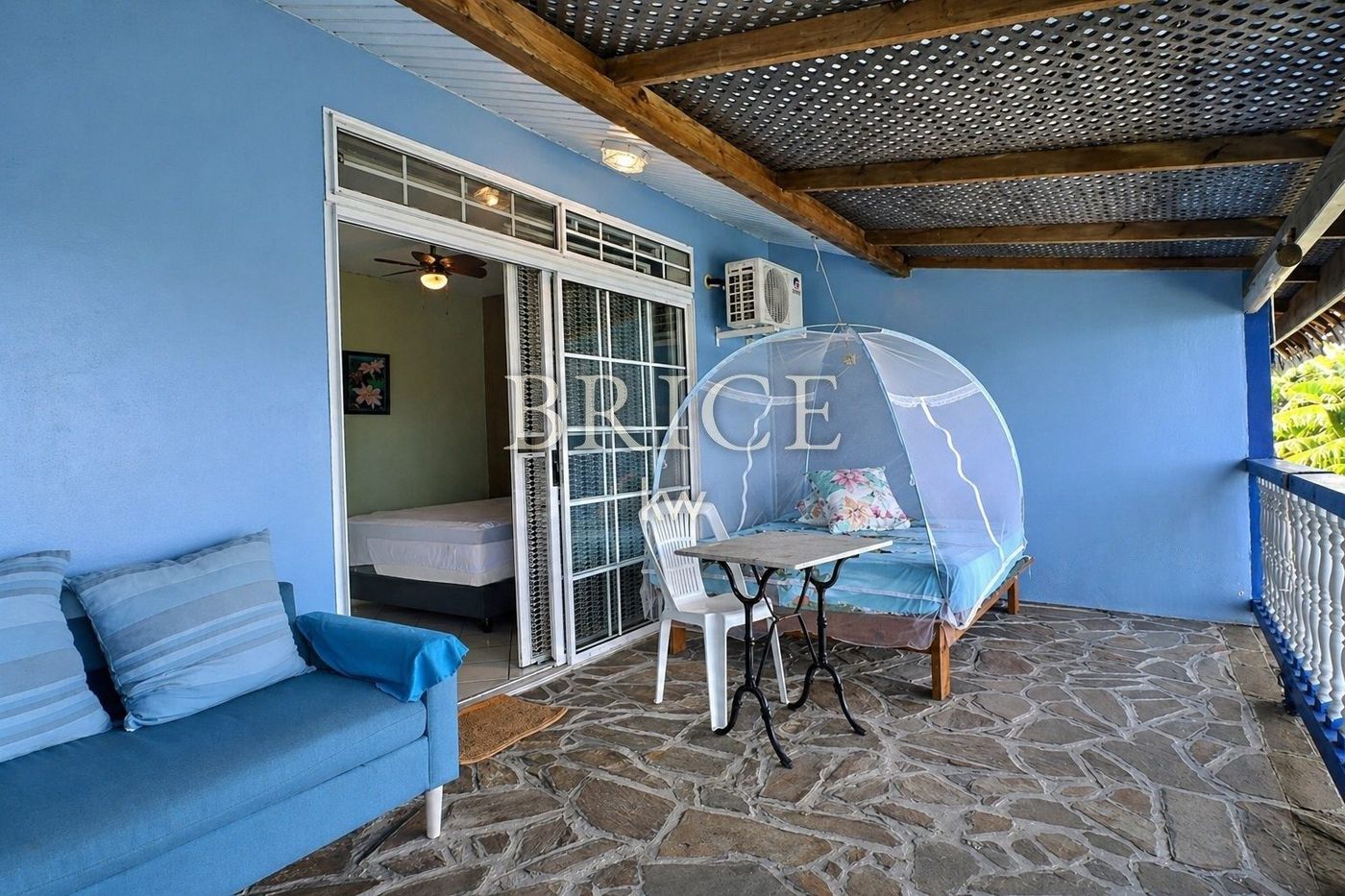 Duplex F3 avec piscine, résidence Fare Vaimiti